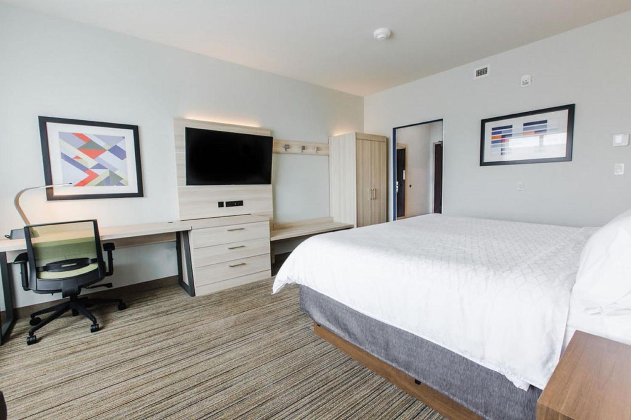 Holiday Inn Express & Suites Edmonton N - St Albert By Ihg Saint Albert Exterior foto
