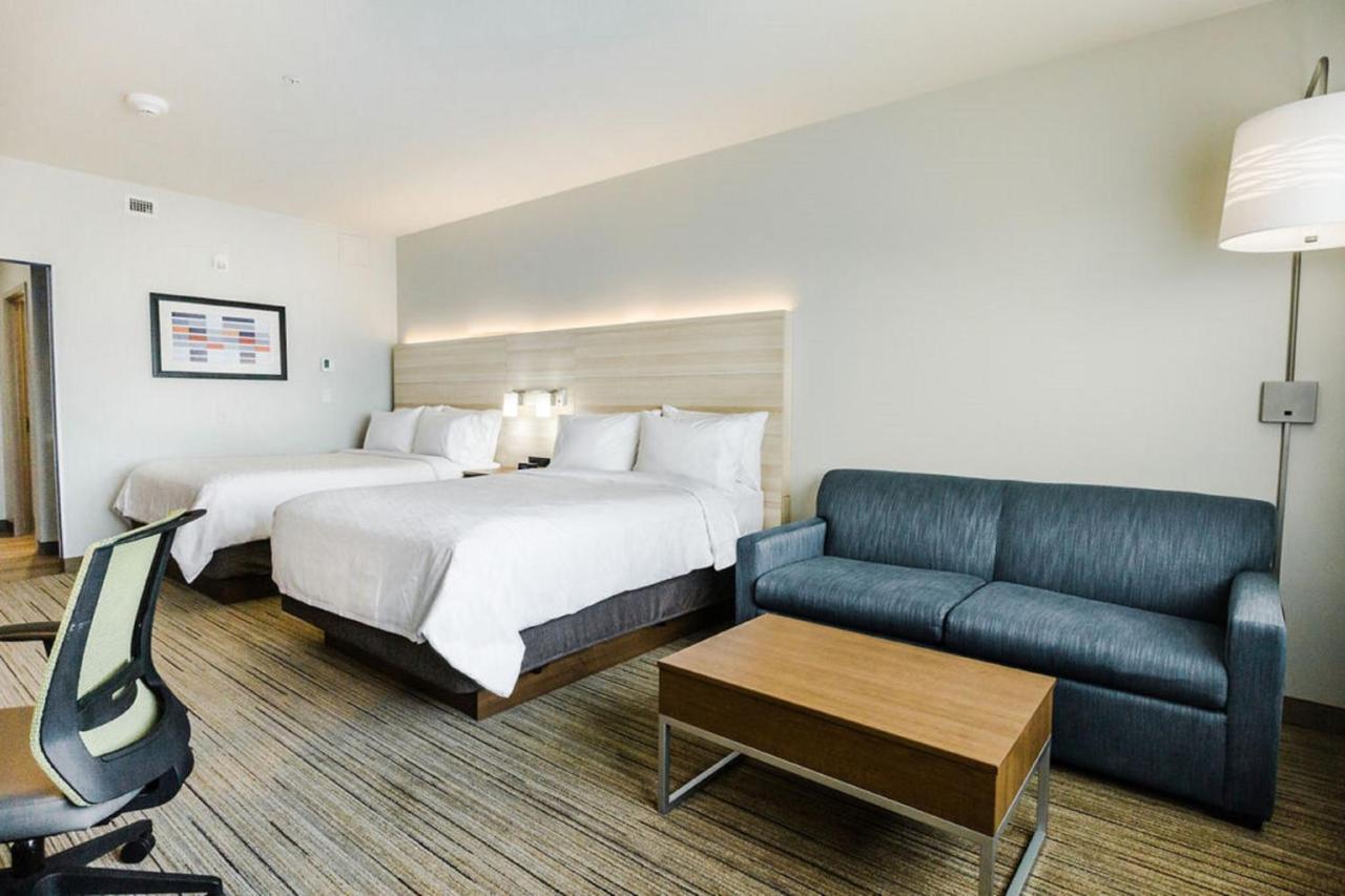 Holiday Inn Express & Suites Edmonton N - St Albert By Ihg Saint Albert Exterior foto
